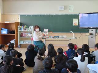 車椅子 自走式 学校 子供 アナ雪 （神戸市立井吹東小学校-ニュース 