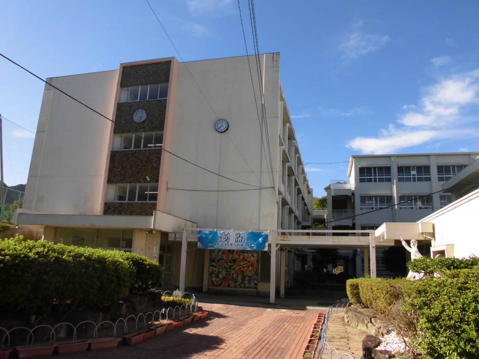 神戸市立大池中学校のブレザー 神戸市立大池中学校-トップページ
